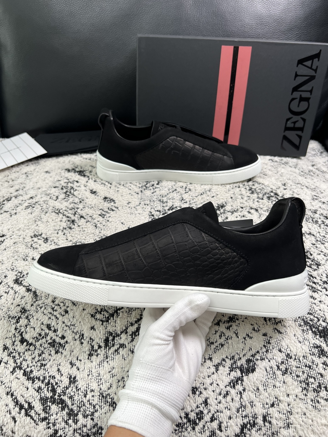 Zegna  高品质  顶级工艺品  杰尼亚  专柜新款原厂配置，意大利进口牛皮面料，进口牛里垫，透气舒适，鞋底：原厂特