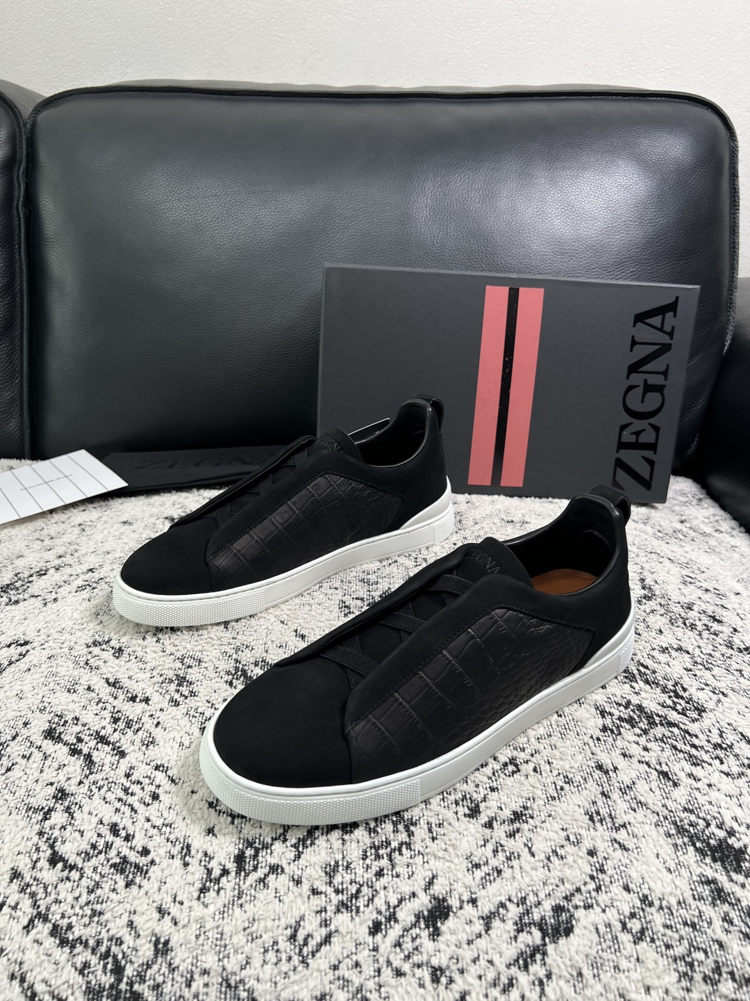 Zegna  高品质  顶级工艺品  杰尼亚  专柜新款原厂配置，意大利进口牛皮面料，进口牛里垫，透气舒适，鞋底：原厂特