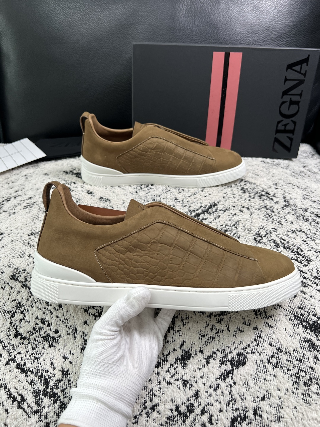 Zegna  高品质  顶级工艺品  杰尼亚  专柜新款原厂配置，意大利进口牛皮面料，进口牛里垫，透气舒适，鞋底：原厂特