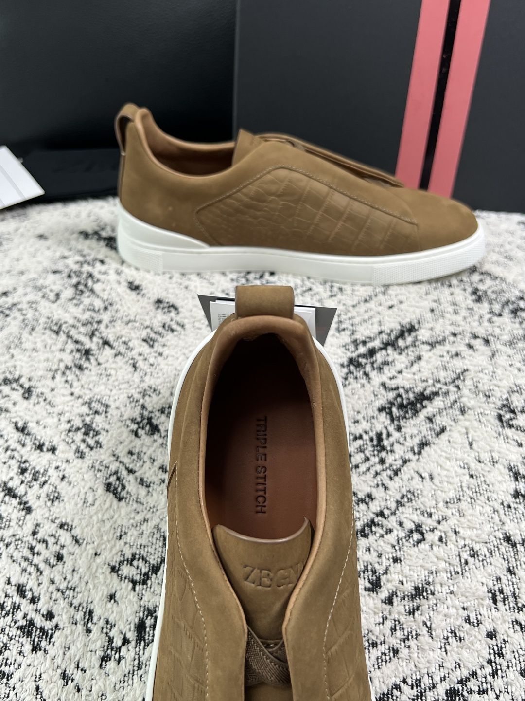 Zegna  高品质  顶级工艺品  杰尼亚  专柜新款原厂配置，意大利进口牛皮面料，进口牛里垫，透气舒适，鞋底：原厂特
