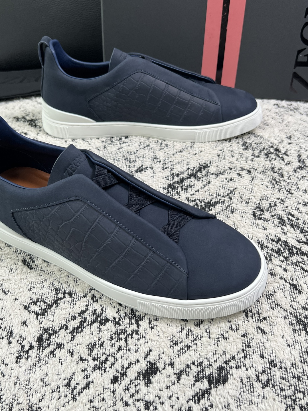 Zegna  高品质  顶级工艺品  杰尼亚  专柜新款原厂配置，意大利进口牛皮面料，进口牛里垫，透气舒适，鞋底：原厂特