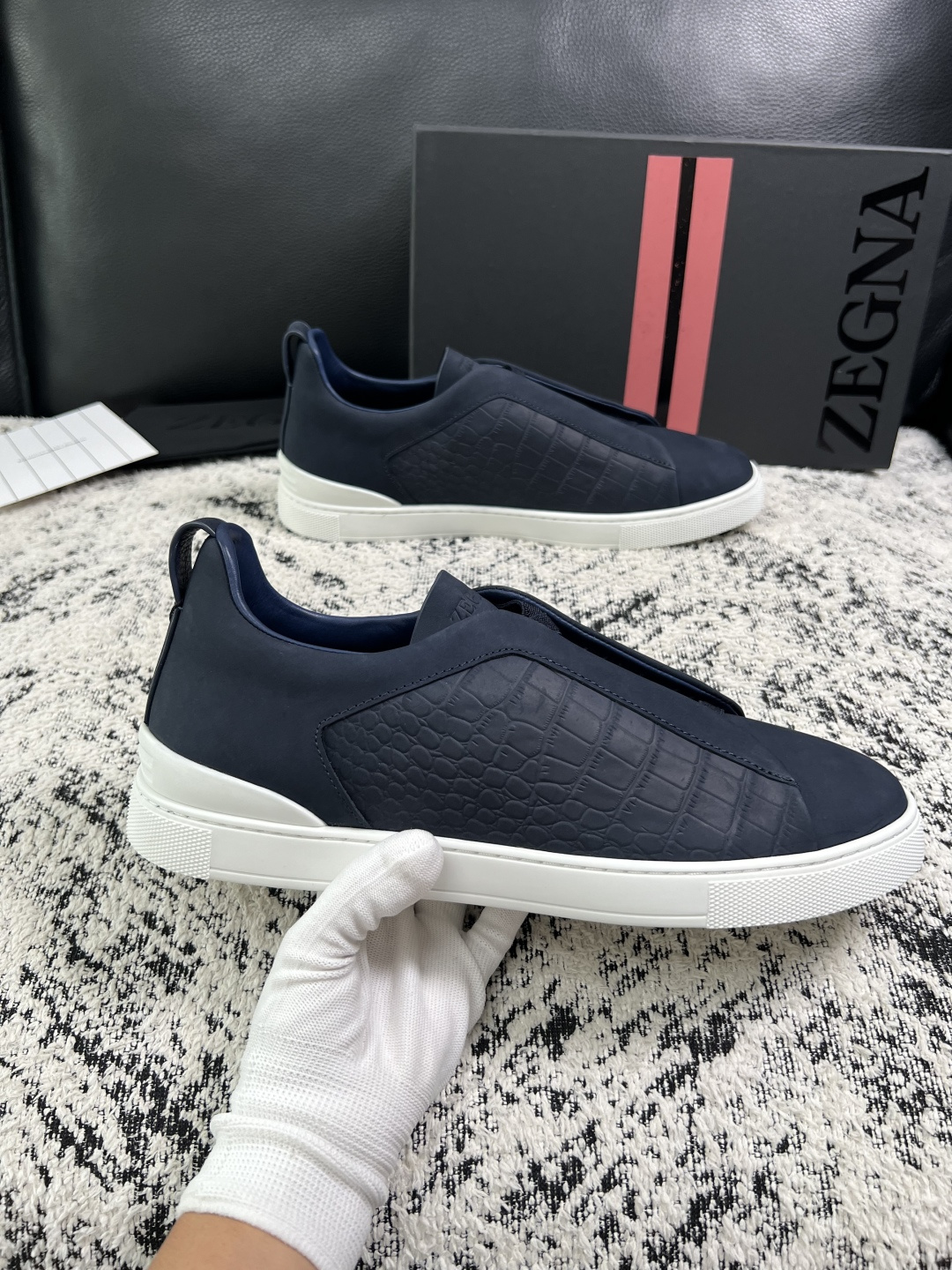 Zegna  高品质  顶级工艺品  杰尼亚  专柜新款原厂配置，意大利进口牛皮面料，进口牛里垫，透气舒适，鞋底：原厂特
