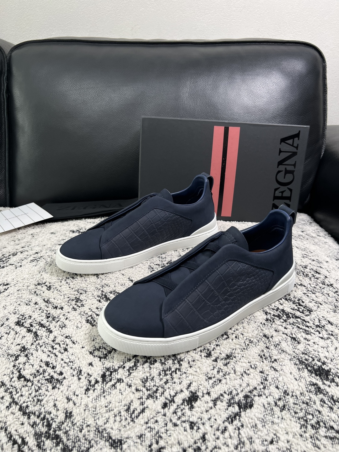 Zegna  高品质  顶级工艺品  杰尼亚  专柜新款原厂配置，意大利进口牛皮面料，进口牛里垫，透气舒适，鞋底：原厂特