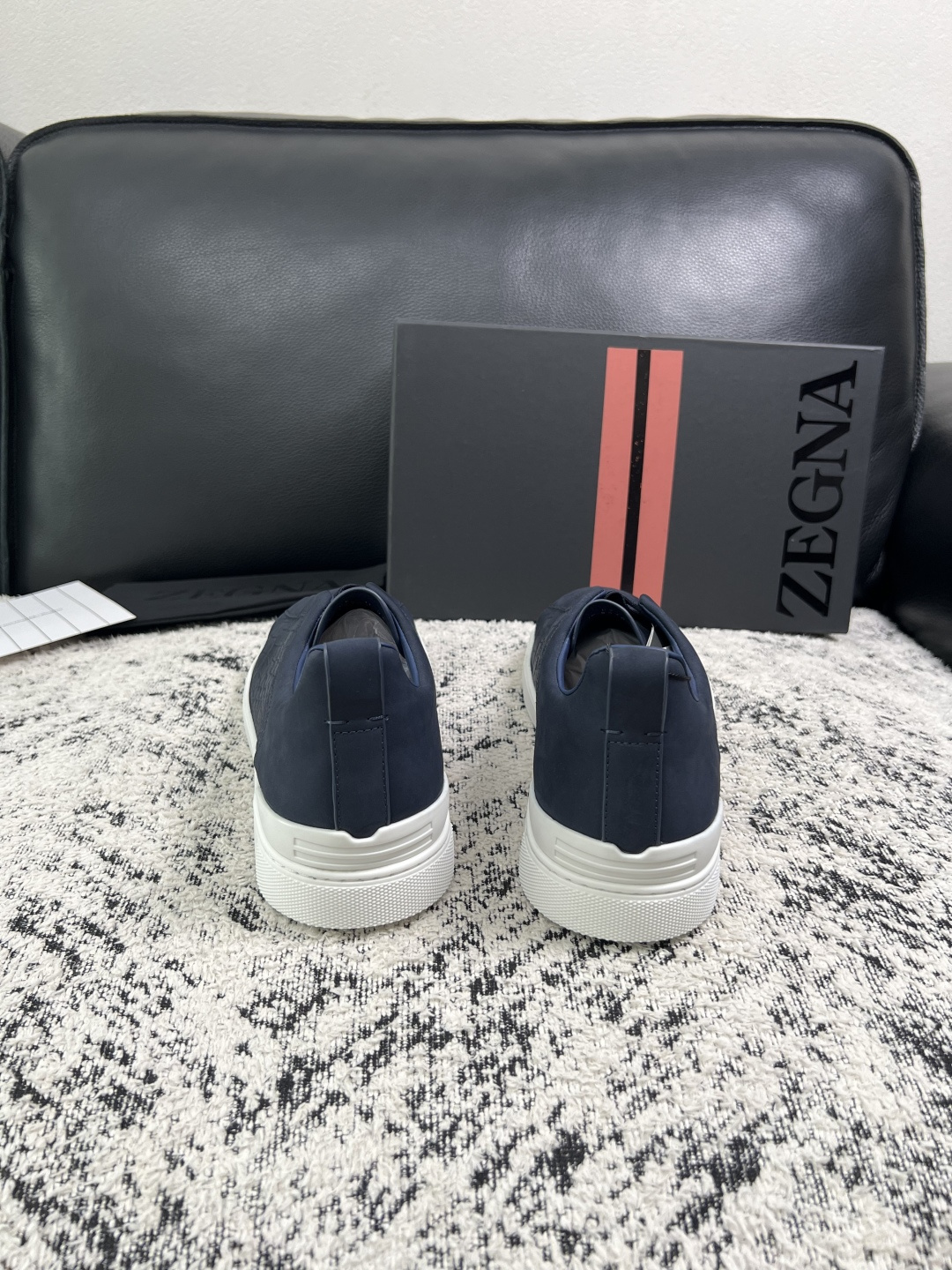 Zegna  高品质  顶级工艺品  杰尼亚  专柜新款原厂配置，意大利进口牛皮面料，进口牛里垫，透气舒适，鞋底：原厂特