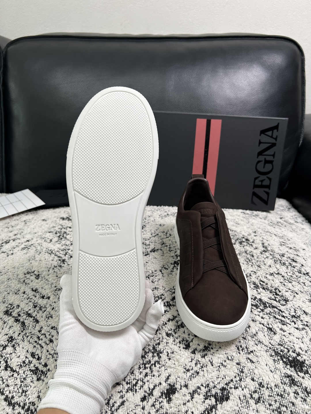 Zegna  高品质  顶级工艺品  杰尼亚  专柜新款原厂配置，意大利进口牛皮面料，进口牛里垫，透气舒适，鞋底：原厂特