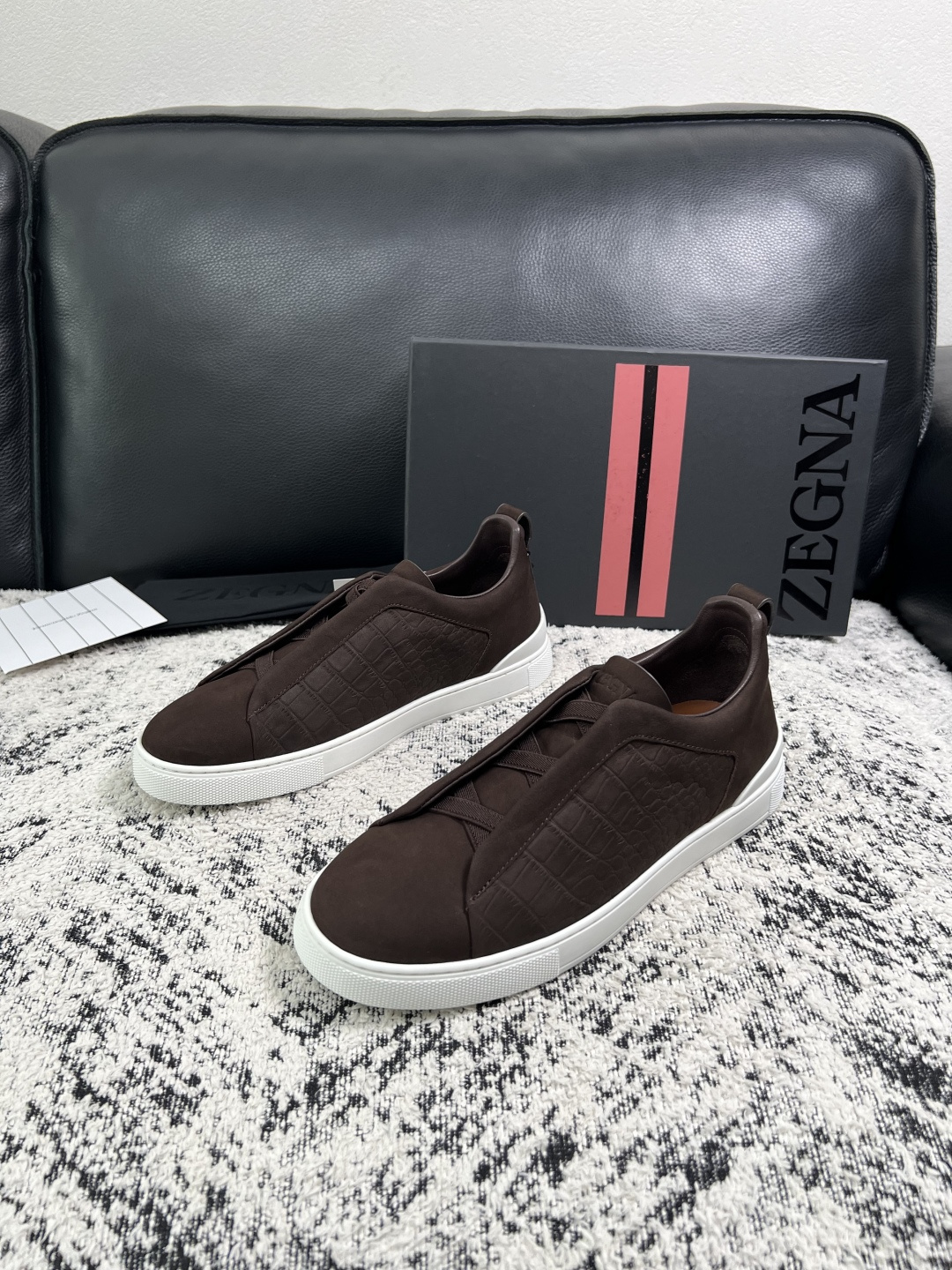 Zegna  高品质  顶级工艺品  杰尼亚  专柜新款原厂配置，意大利进口牛皮面料，进口牛里垫，透气舒适，鞋底：原厂特