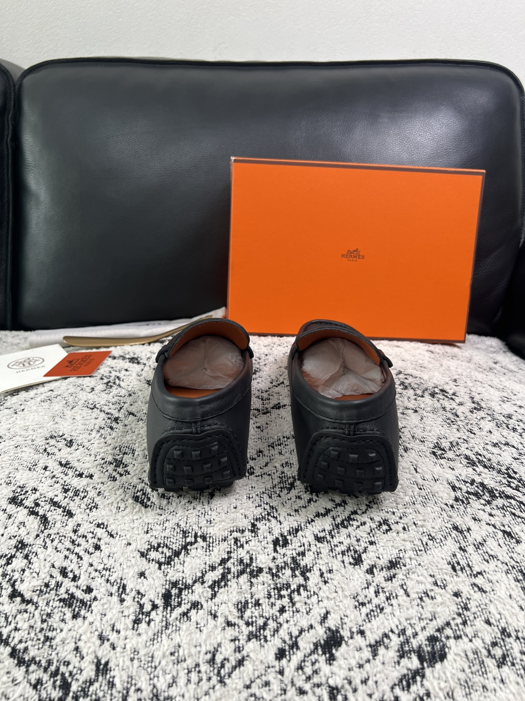 Hermes  高品质  顶级工艺品  爱马仕 豆豆鞋专柜同步发售原厂配置，意大利进口原版牛皮面料，高品质拼接工艺，全进