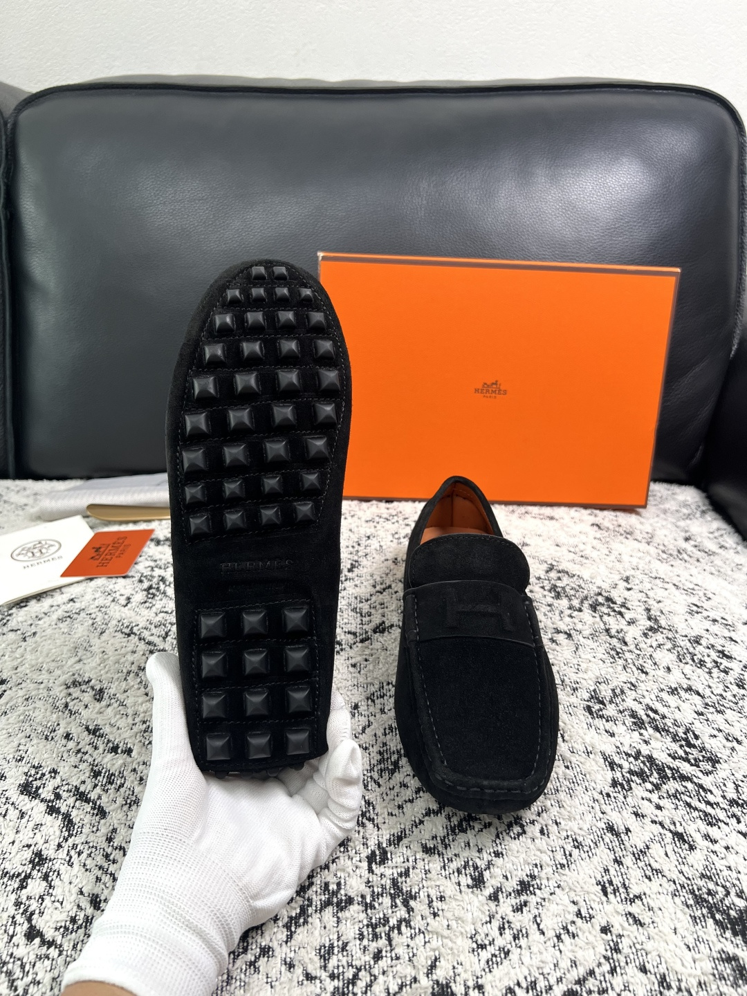 Hermes  高品质  顶级工艺品  爱马仕 豆豆鞋专柜同步发售原厂配置，意大利进口原版牛皮面料，高品质拼接工艺，全进