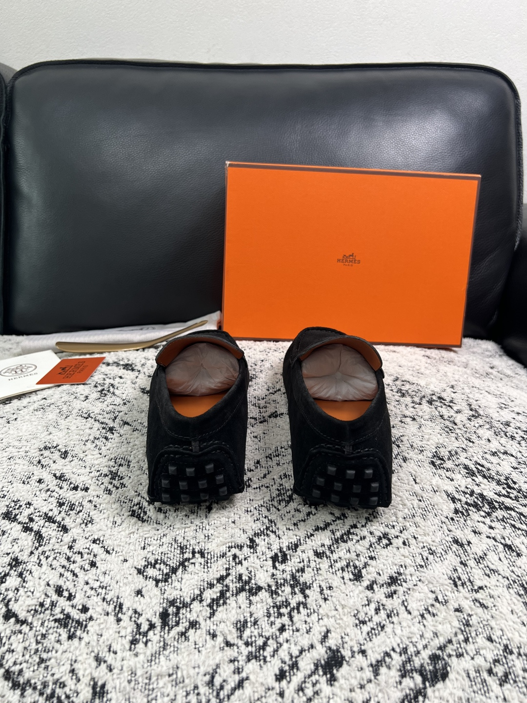 Hermes  高品质  顶级工艺品  爱马仕 豆豆鞋专柜同步发售原厂配置，意大利进口原版牛皮面料，高品质拼接工艺，全进