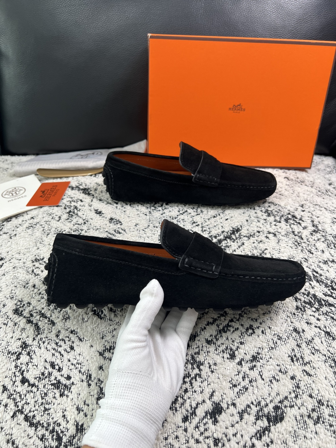 Hermes  高品质  顶级工艺品  爱马仕 豆豆鞋专柜同步发售原厂配置，意大利进口原版牛皮面料，高品质拼接工艺，全进