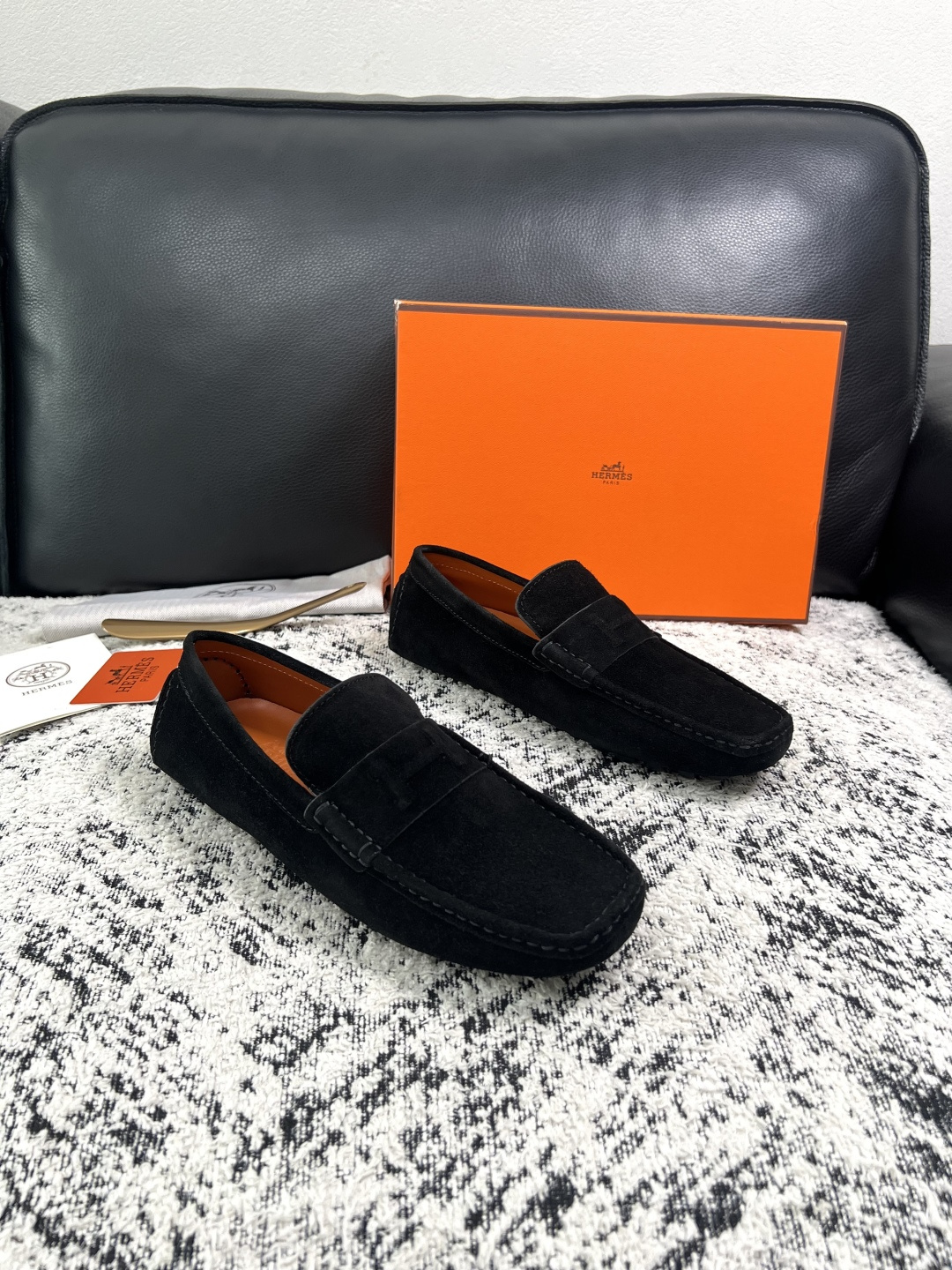 Hermes 高品质 顶级工艺品 爱马仕 豆豆鞋专柜同步发售原厂配置,意大利进口原版牛皮面料,高品质拼接工艺,全进 Hermes 高品质 顶级工艺品 爱马仕 豆豆鞋专柜同步发售原厂配置,意大利进口原版牛皮面料,高品质拼接工艺,全进
