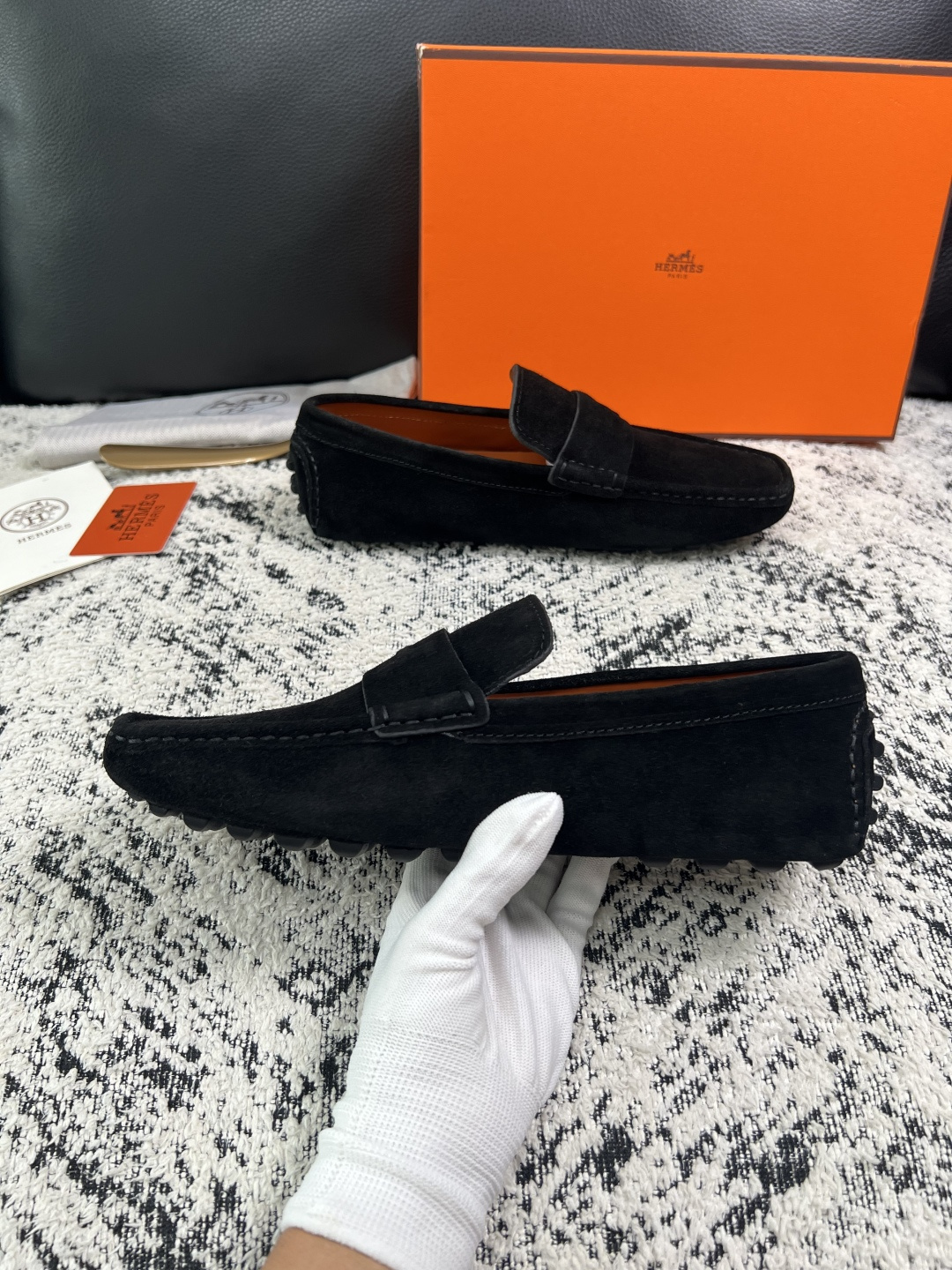 Hermes  高品质  顶级工艺品  爱马仕 豆豆鞋专柜同步发售原厂配置，意大利进口原版牛皮面料，高品质拼接工艺，全进