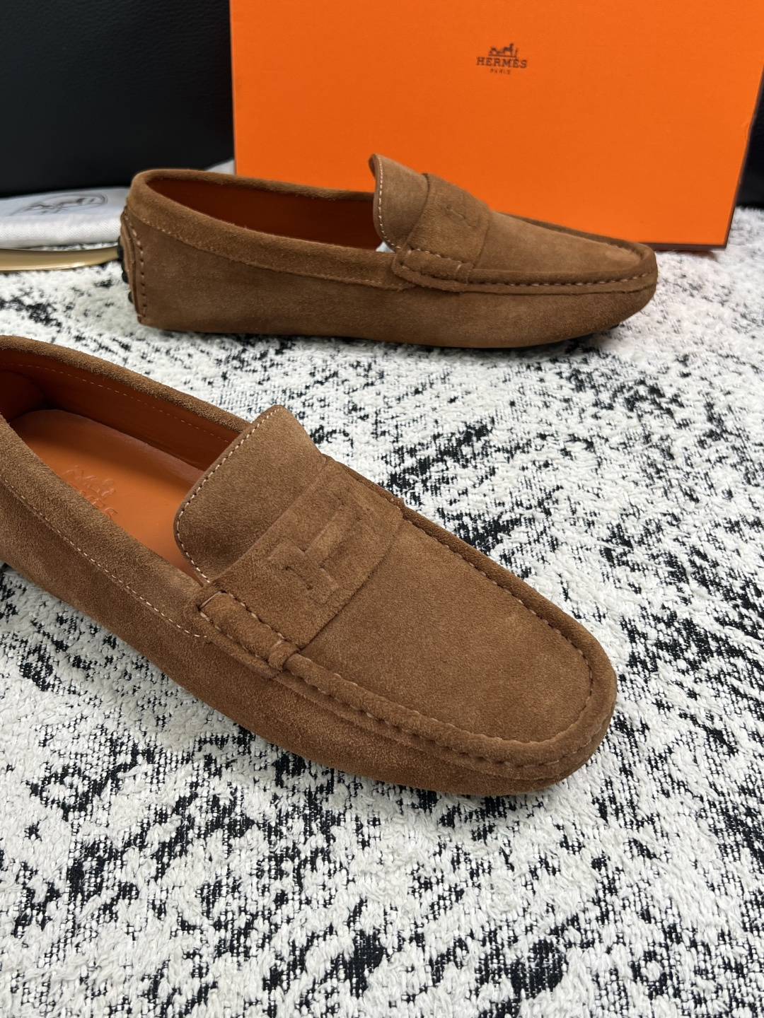 Hermes  高品质  顶级工艺品  爱马仕 豆豆鞋专柜同步发售原厂配置，意大利进口原版牛皮面料，高品质拼接工艺，全进