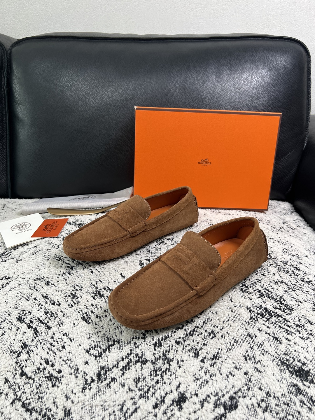 Hermes  高品质  顶级工艺品  爱马仕 豆豆鞋专柜同步发售原厂配置，意大利进口原版牛皮面料，高品质拼接工艺，全进