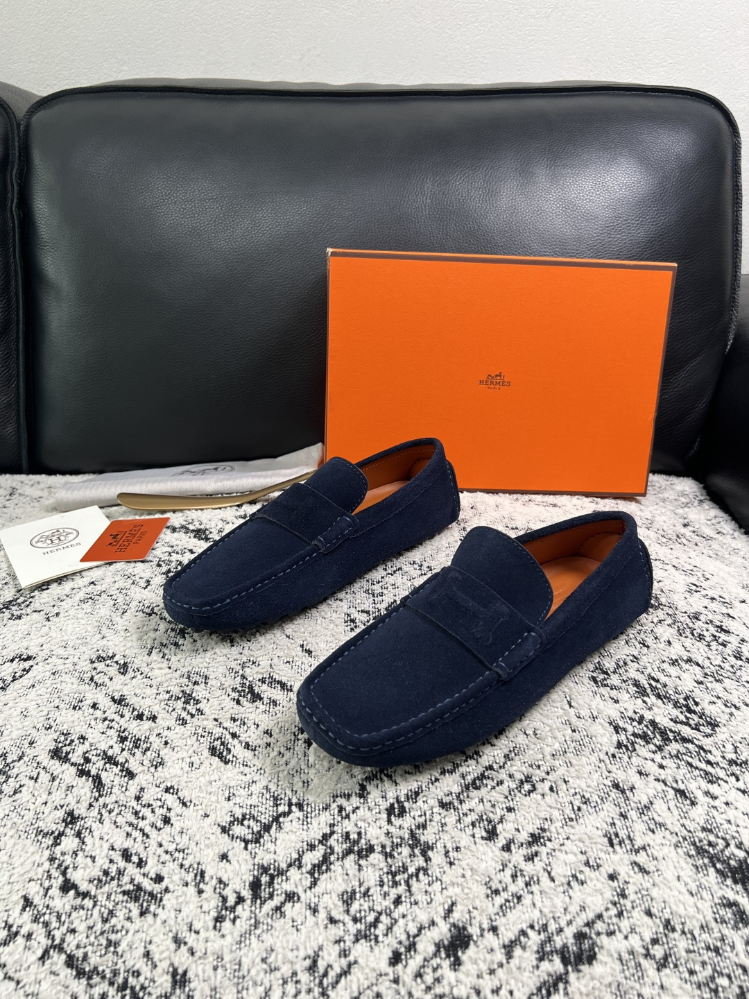 Hermes  高品质  顶级工艺品  爱马仕 豆豆鞋专柜同步发售原厂配置，意大利进口原版牛皮面料，高品质拼接工艺，全进