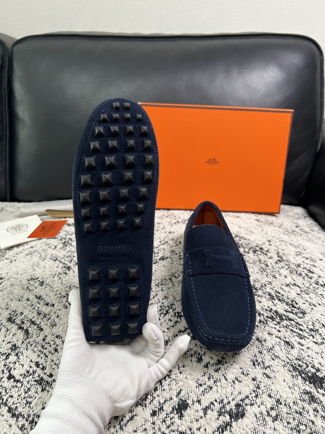 Hermes  高品质  顶级工艺品  爱马仕 豆豆鞋专柜同步发售原厂配置，意大利进口原版牛皮面料，高品质拼接工艺，全进