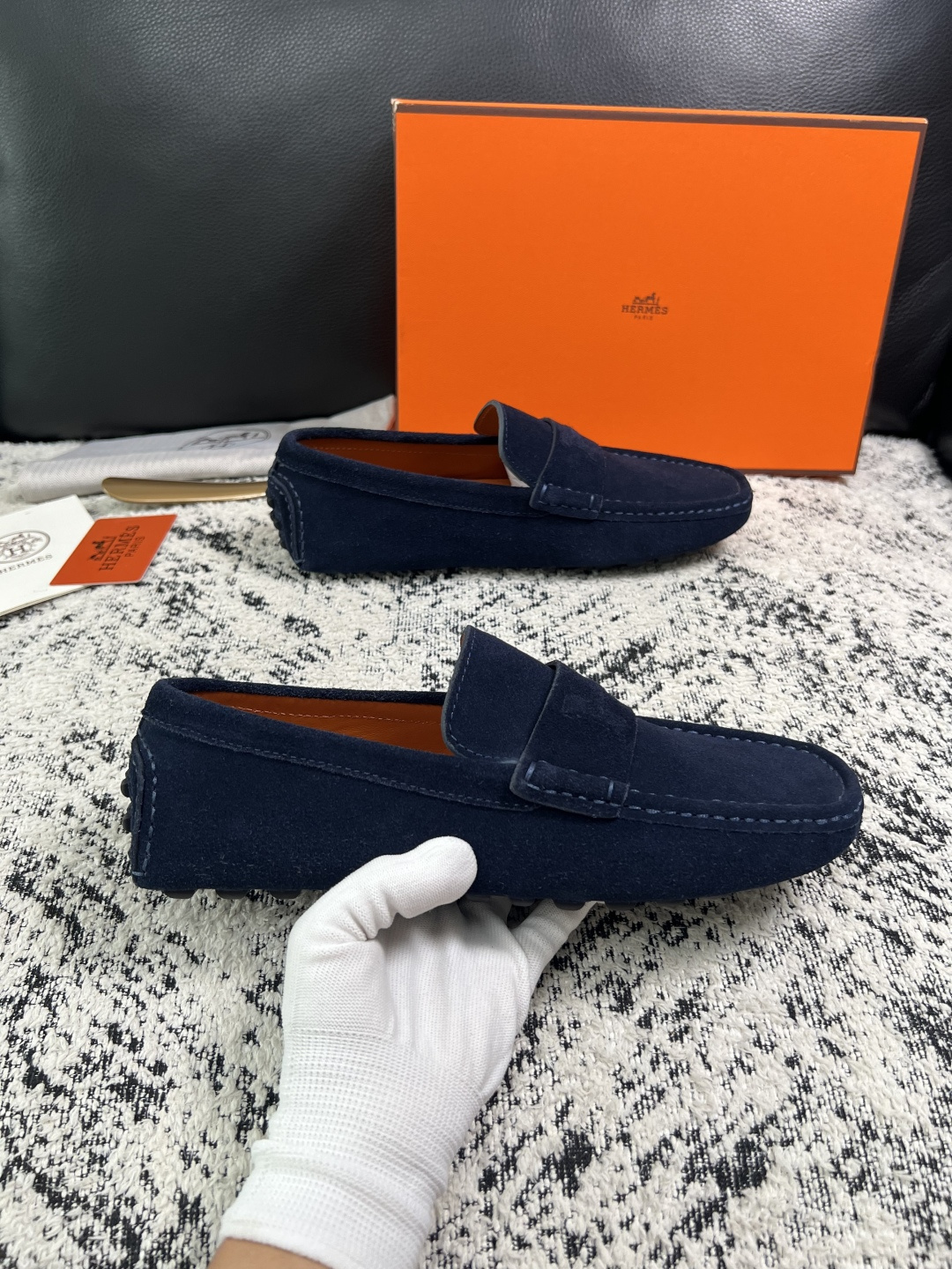 Hermes  高品质  顶级工艺品  爱马仕 豆豆鞋专柜同步发售原厂配置，意大利进口原版牛皮面料，高品质拼接工艺，全进
