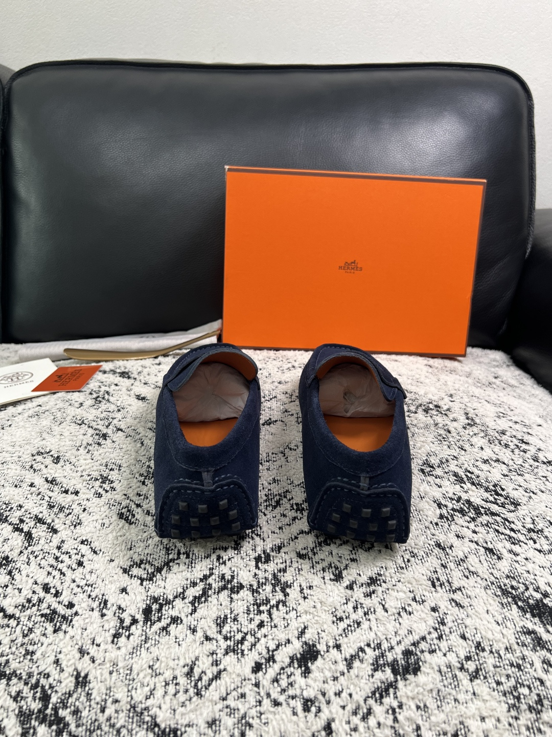 Hermes  高品质  顶级工艺品  爱马仕 豆豆鞋专柜同步发售原厂配置，意大利进口原版牛皮面料，高品质拼接工艺，全进