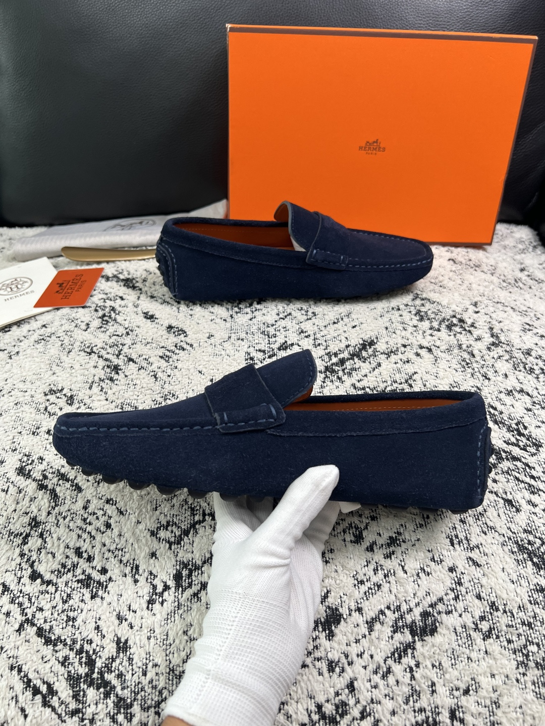 Hermes  高品质  顶级工艺品  爱马仕 豆豆鞋专柜同步发售原厂配置，意大利进口原版牛皮面料，高品质拼接工艺，全进