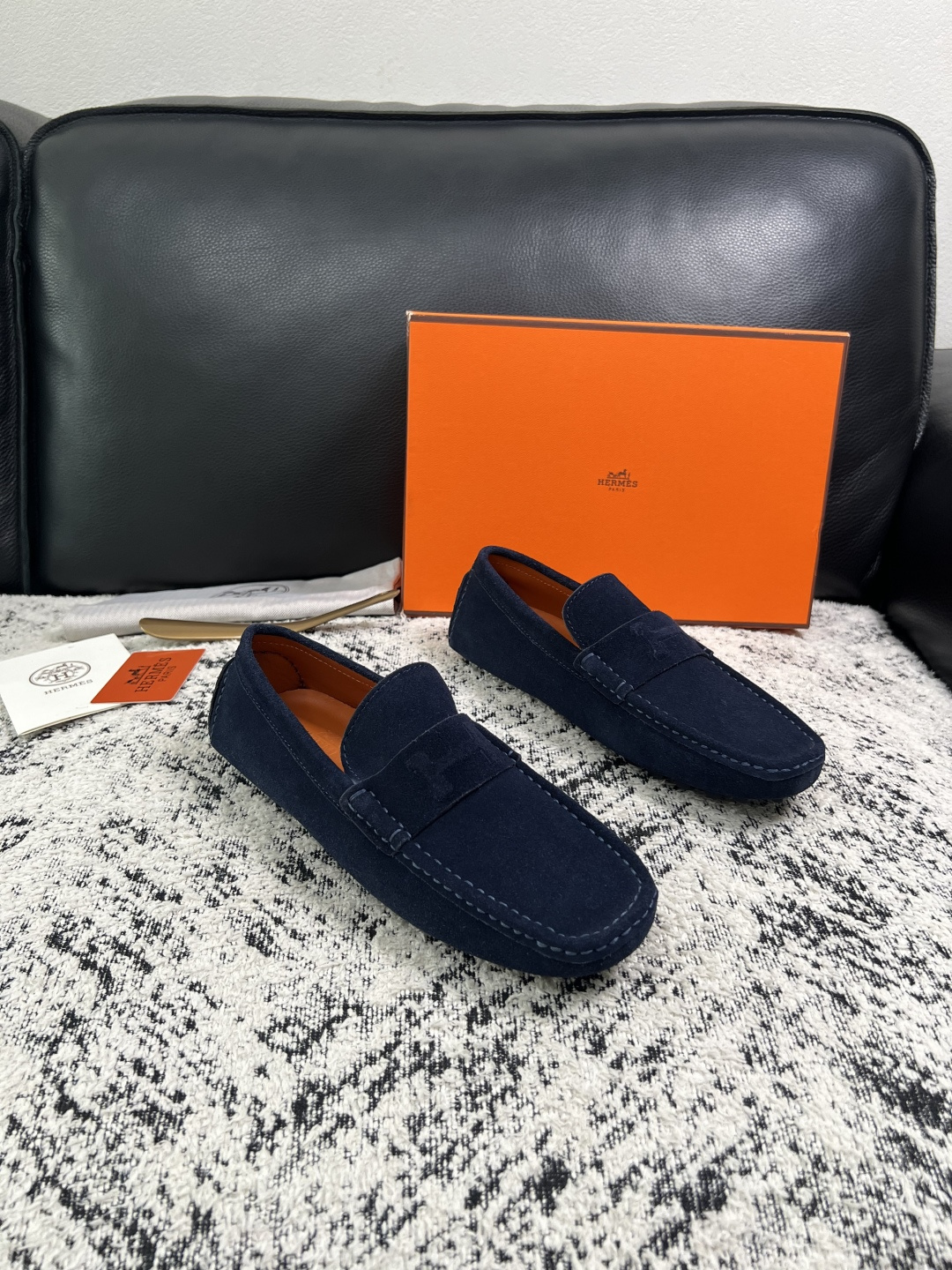 Hermes 高品质 顶级工艺品 爱马仕 豆豆鞋专柜同步发售原厂配置,意大利进口原版牛皮面料,高品质拼接工艺,全进 Hermes 高品质 顶级工艺品 爱马仕 豆豆鞋专柜同步发售原厂配置,意大利进口原版牛皮面料,高品质拼接工艺,全进