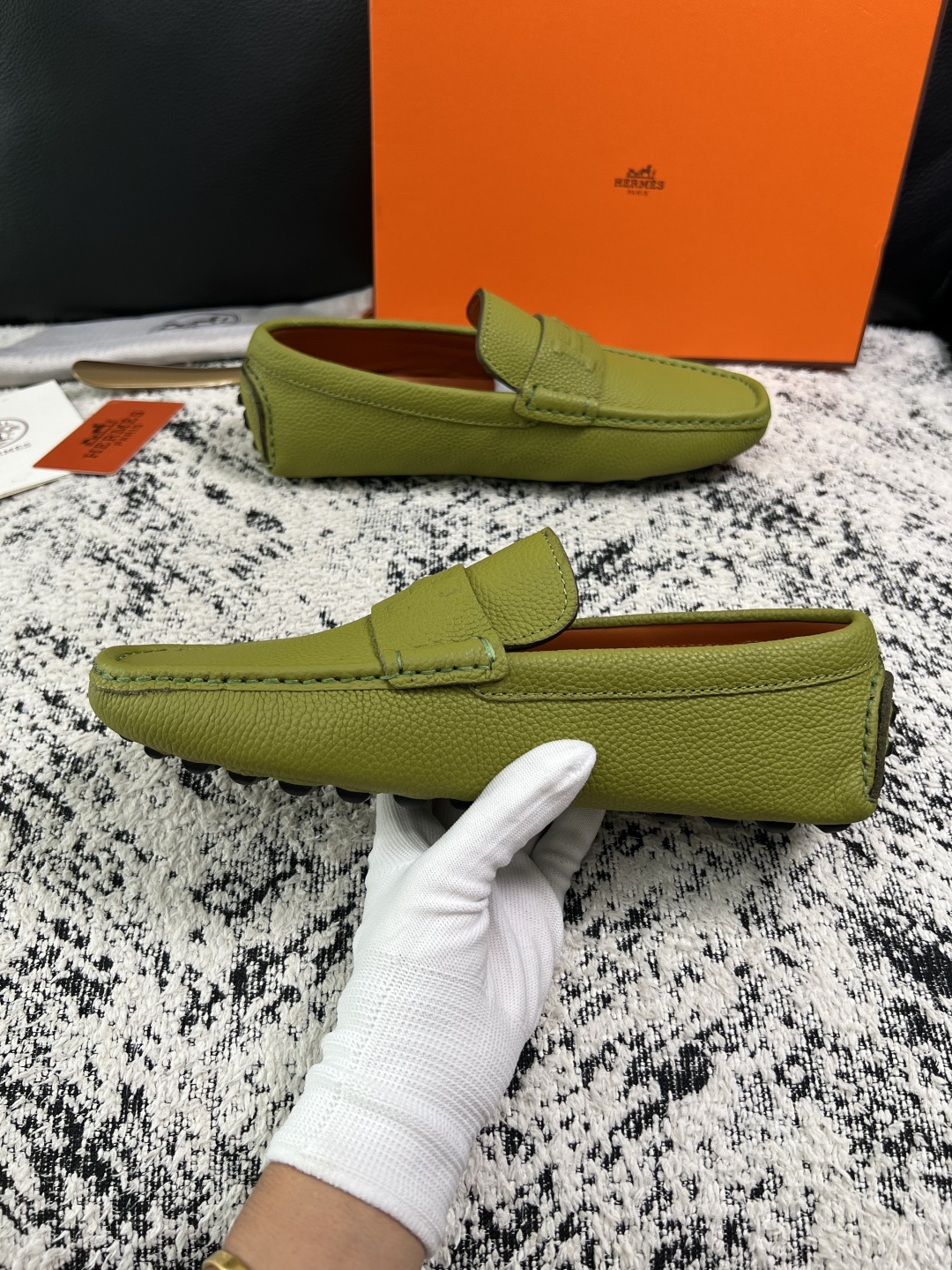 Hermes  高品质  顶级工艺品  爱马仕 豆豆鞋专柜同步发售原厂配置，意大利进口原版牛皮面料，高品质拼接工艺，全进