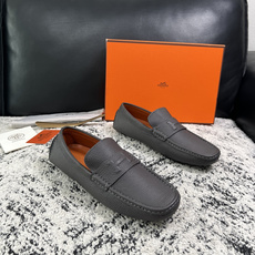 Hermes 高品质 顶级工艺品 爱马仕 豆豆鞋专柜同步发售原厂配置,意大利进口原版牛皮面料,高品质拼接工艺,全进 Hermes 高品质 顶级工艺品 爱马仕 豆豆鞋专柜同步发售原厂配置,意大利进口原版牛皮面料,高品质拼接工艺,全进