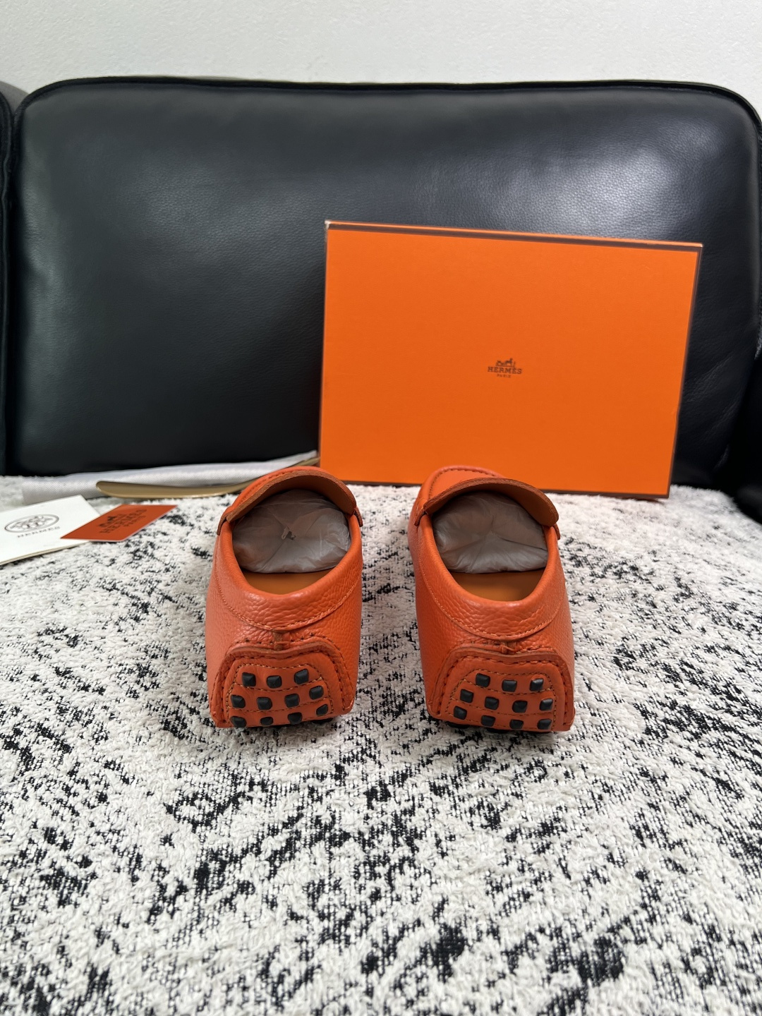 Hermes  高品质  顶级工艺品  爱马仕 豆豆鞋专柜同步发售原厂配置，意大利进口原版牛皮面料，高品质拼接工艺，全进