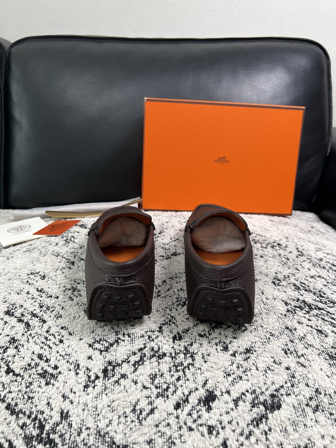 Hermes  高品质  顶级工艺品  爱马仕 豆豆鞋专柜同步发售原厂配置，意大利进口原版牛皮面料，高品质拼接工艺，全进