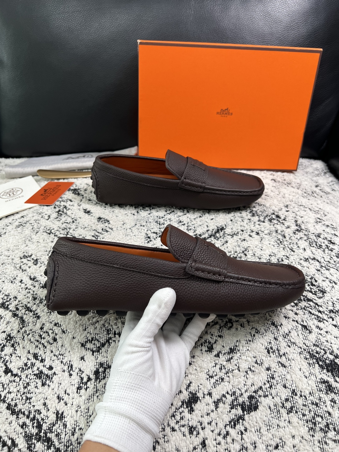 Hermes  高品质  顶级工艺品  爱马仕 豆豆鞋专柜同步发售原厂配置，意大利进口原版牛皮面料，高品质拼接工艺，全进