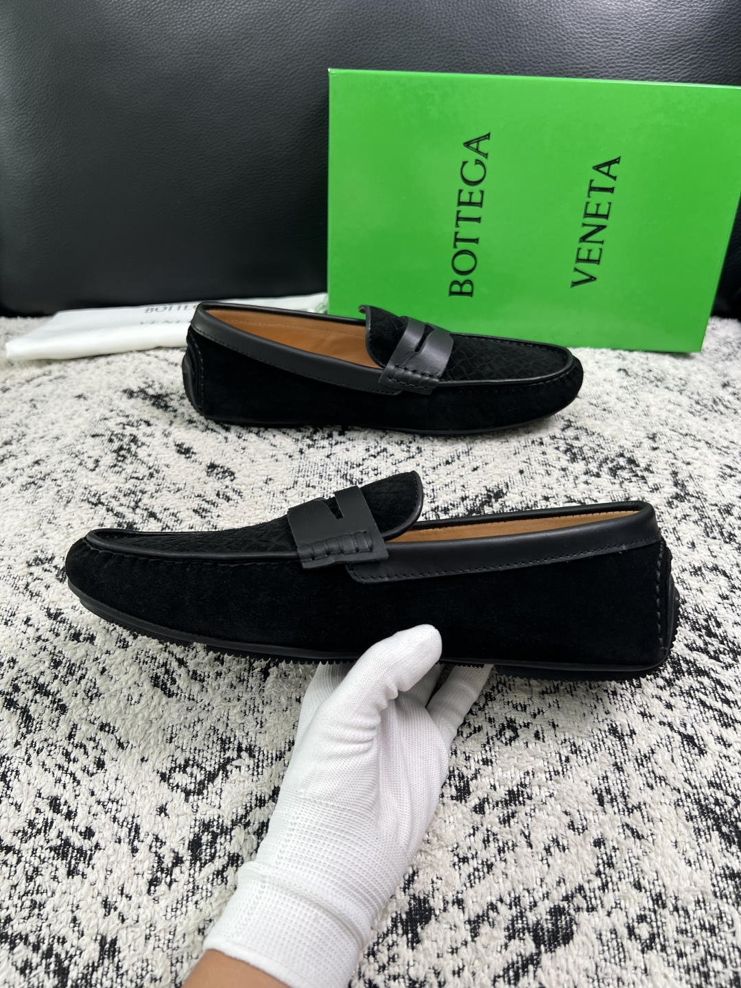 BOTTEGA  VENETA  高品质  顶级工艺品   葆蝶家 豆豆豆专柜同步，鞋面意大利进口编织牛皮面料，透气牛皮