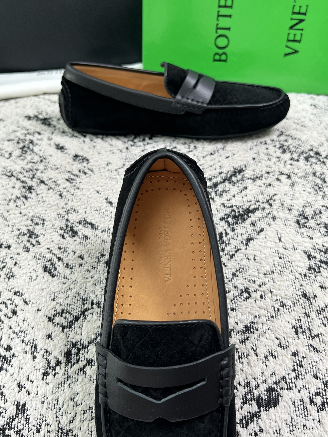 BOTTEGA  VENETA  高品质  顶级工艺品   葆蝶家 豆豆豆专柜同步，鞋面意大利进口编织牛皮面料，透气牛皮