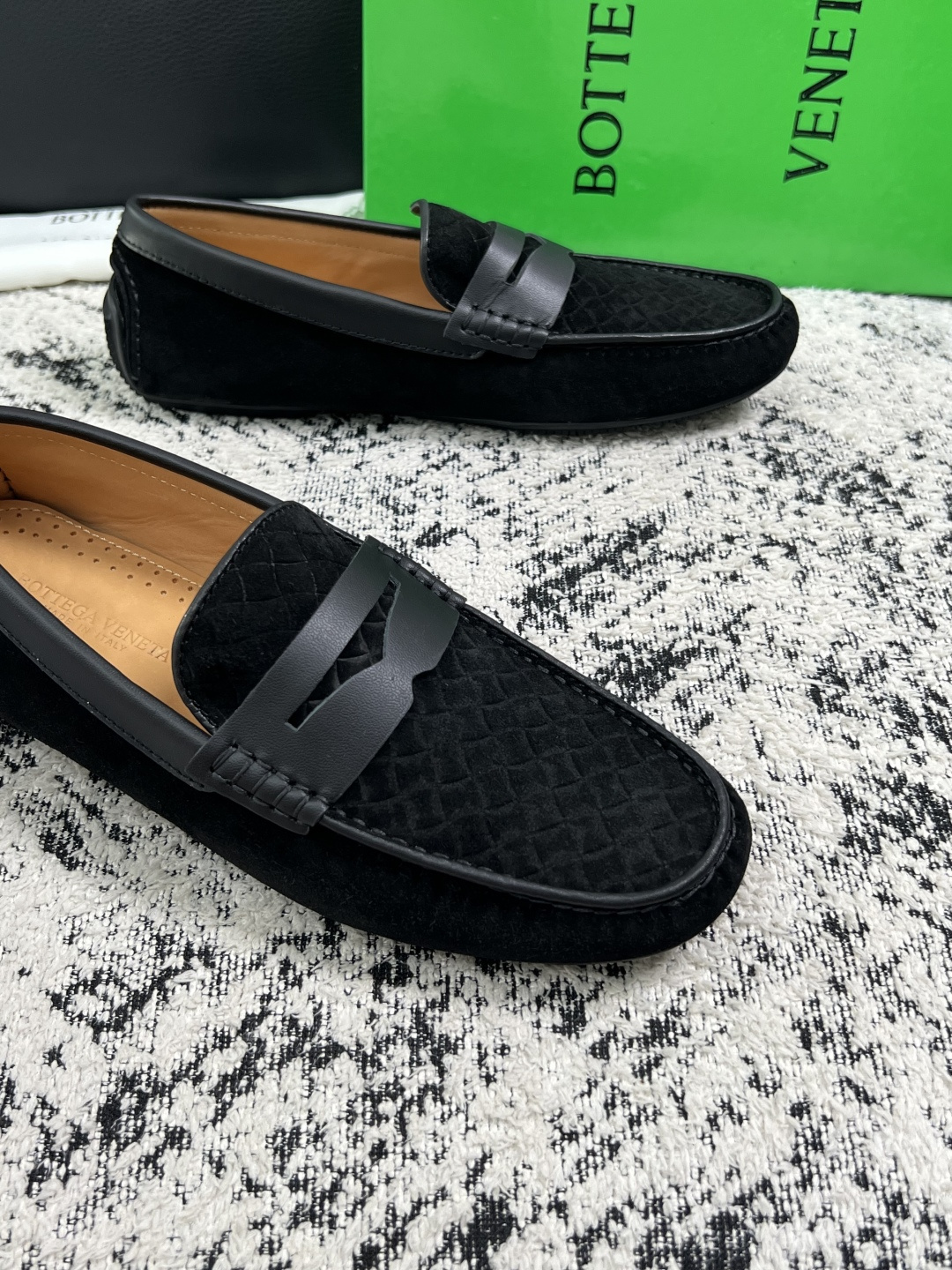 BOTTEGA  VENETA  高品质  顶级工艺品   葆蝶家 豆豆豆专柜同步，鞋面意大利进口编织牛皮面料，透气牛皮