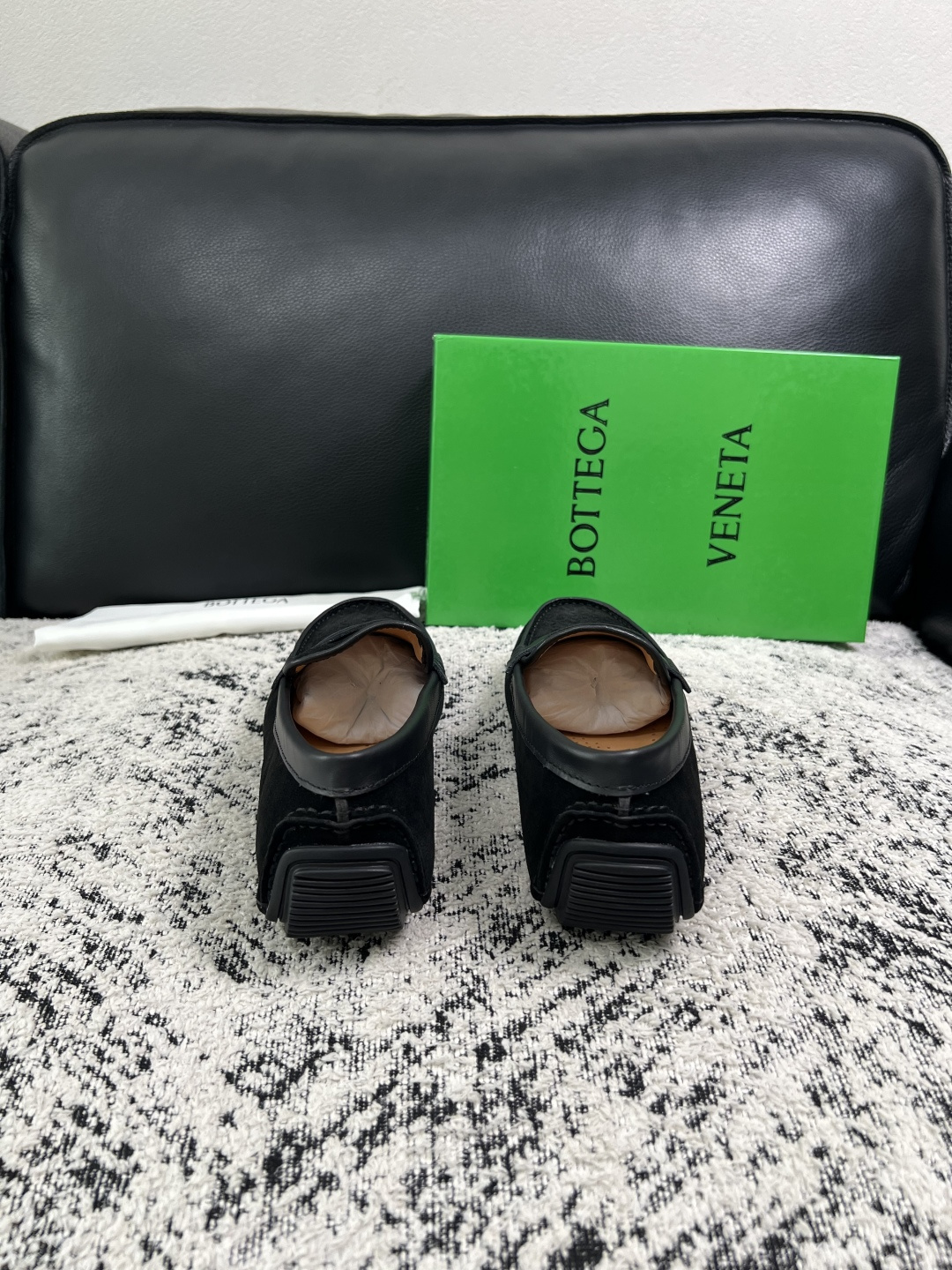BOTTEGA  VENETA  高品质  顶级工艺品   葆蝶家 豆豆豆专柜同步，鞋面意大利进口编织牛皮面料，透气牛皮