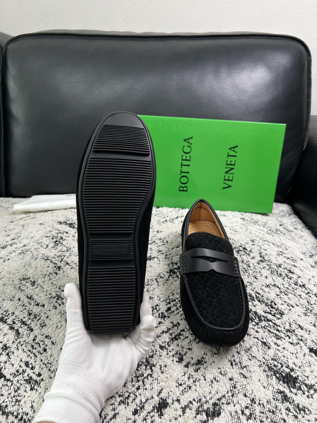 BOTTEGA  VENETA  高品质  顶级工艺品   葆蝶家 豆豆豆专柜同步，鞋面意大利进口编织牛皮面料，透气牛皮