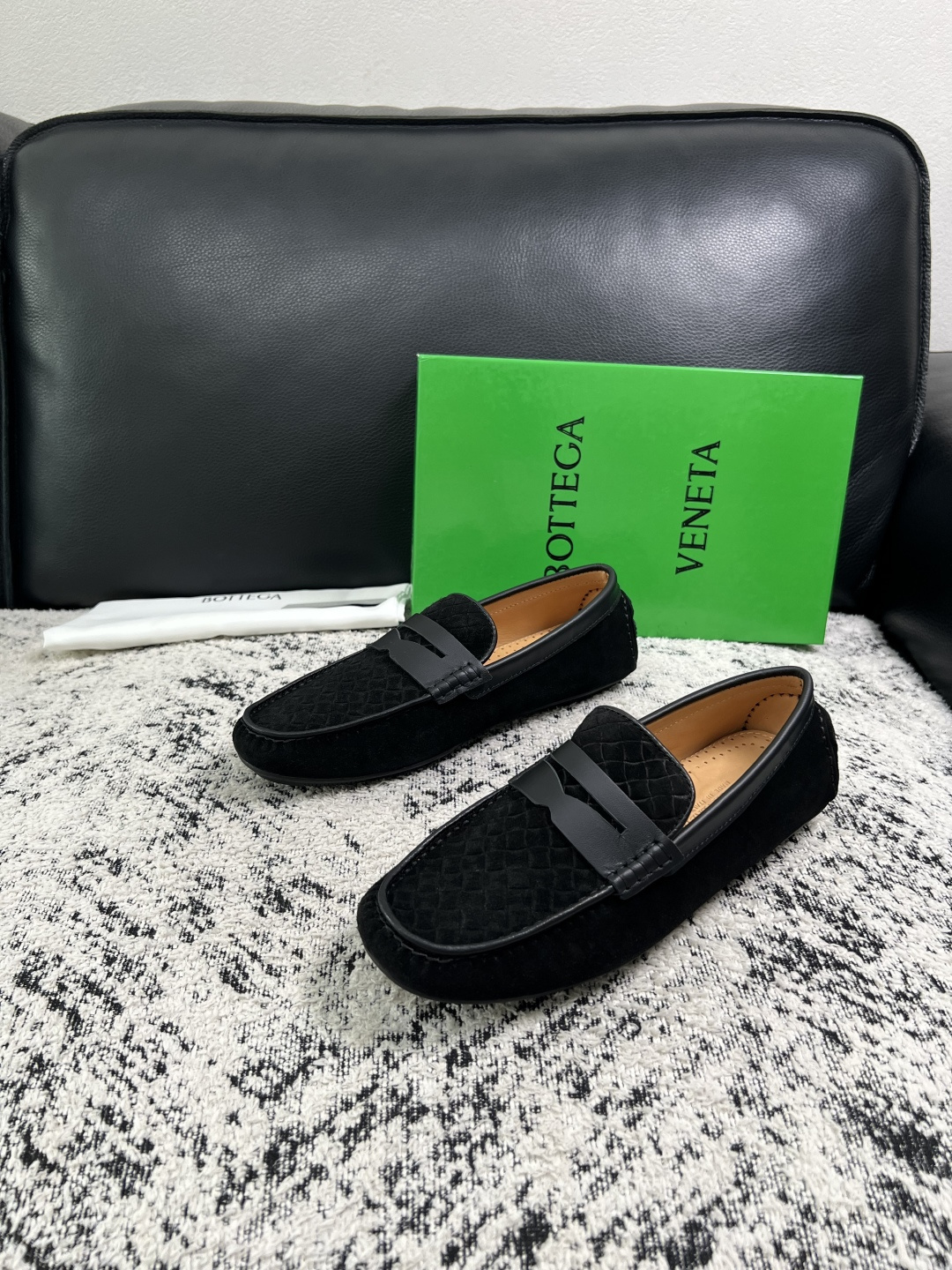 BOTTEGA  VENETA  高品质  顶级工艺品   葆蝶家 豆豆豆专柜同步，鞋面意大利进口编织牛皮面料，透气牛皮