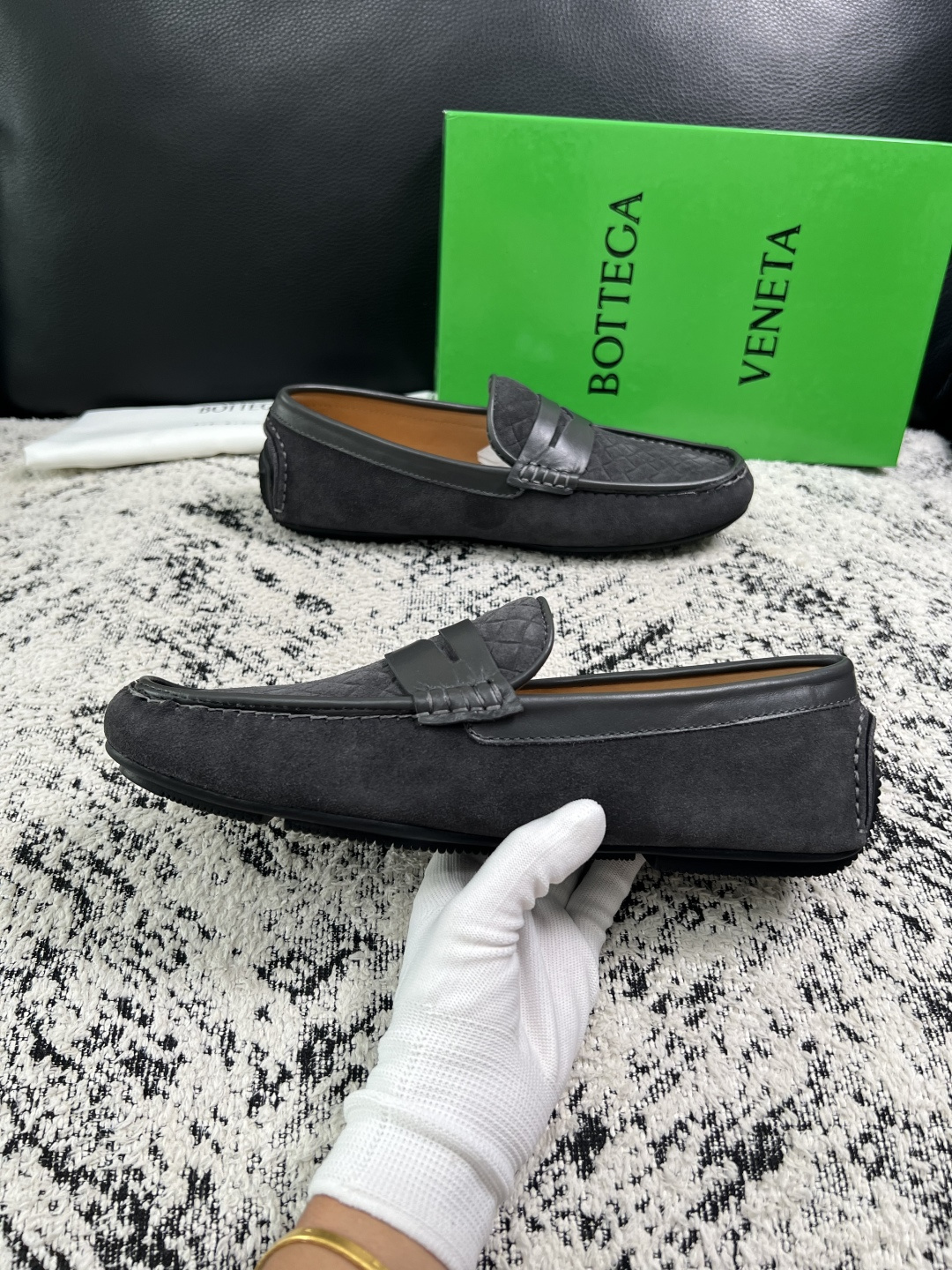 BOTTEGA  VENETA  高品质  顶级工艺品   葆蝶家 豆豆豆专柜同步，鞋面意大利进口编织牛皮面料，透气牛皮