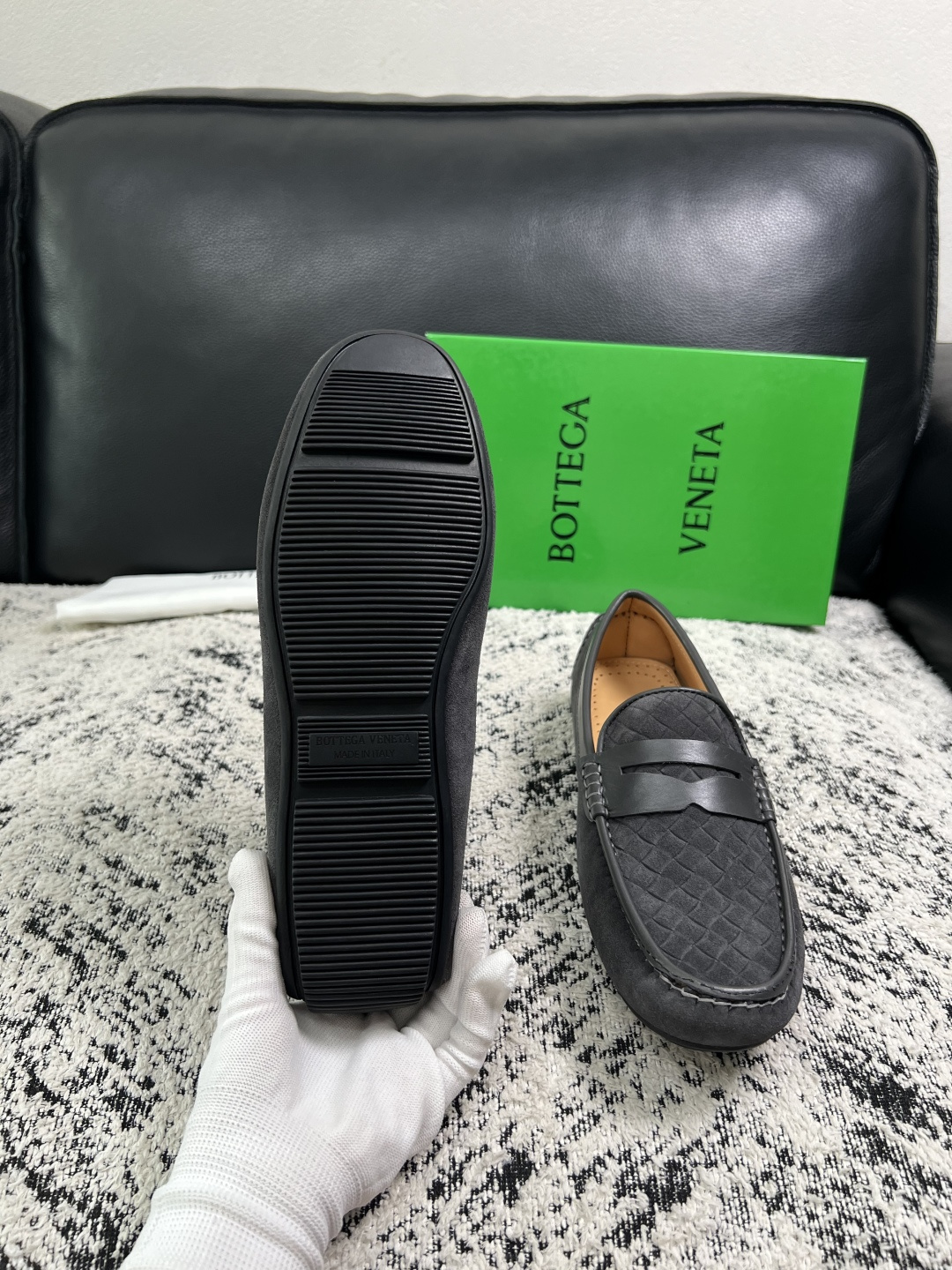 BOTTEGA  VENETA  高品质  顶级工艺品   葆蝶家 豆豆豆专柜同步，鞋面意大利进口编织牛皮面料，透气牛皮