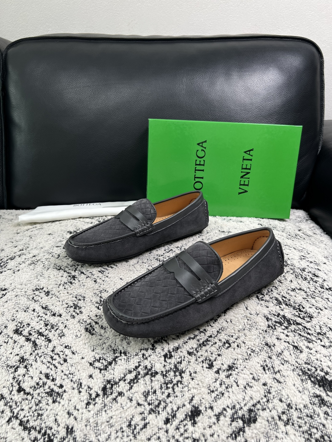 BOTTEGA  VENETA  高品质  顶级工艺品   葆蝶家 豆豆豆专柜同步，鞋面意大利进口编织牛皮面料，透气牛皮