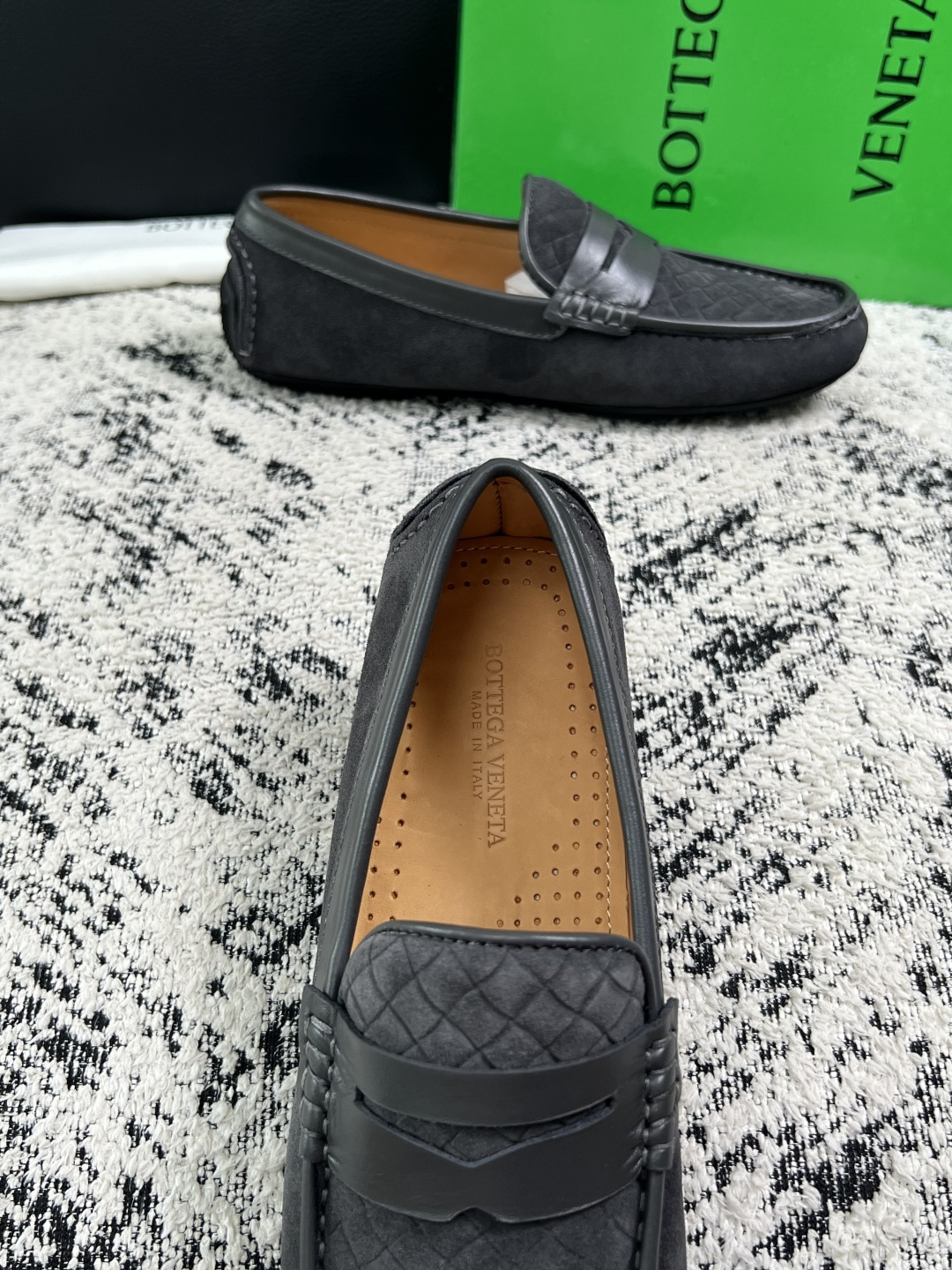 BOTTEGA  VENETA  高品质  顶级工艺品   葆蝶家 豆豆豆专柜同步，鞋面意大利进口编织牛皮面料，透气牛皮