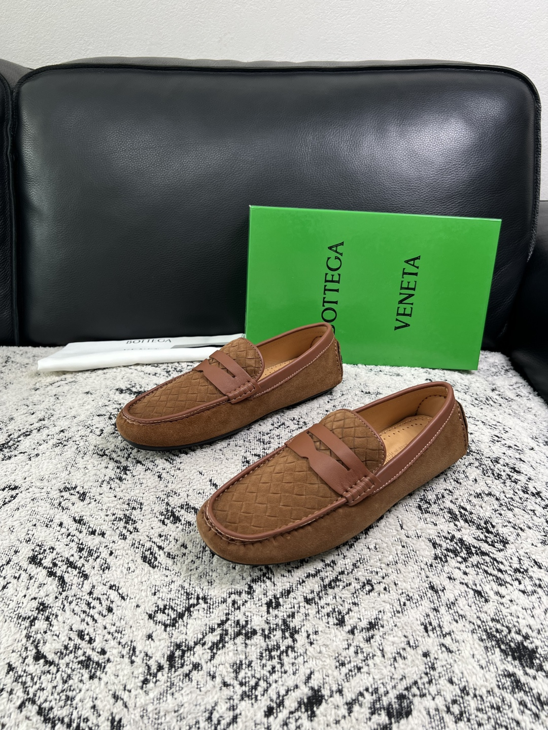 BOTTEGA  VENETA  高品质  顶级工艺品   葆蝶家 豆豆豆专柜同步，鞋面意大利进口编织牛皮面料，透气牛皮