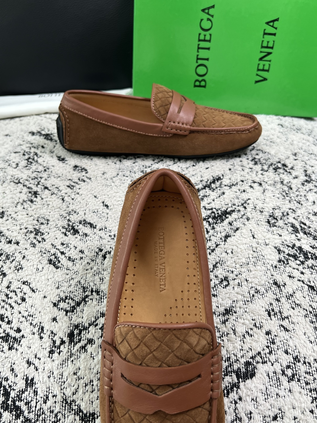 BOTTEGA  VENETA  高品质  顶级工艺品   葆蝶家 豆豆豆专柜同步，鞋面意大利进口编织牛皮面料，透气牛皮