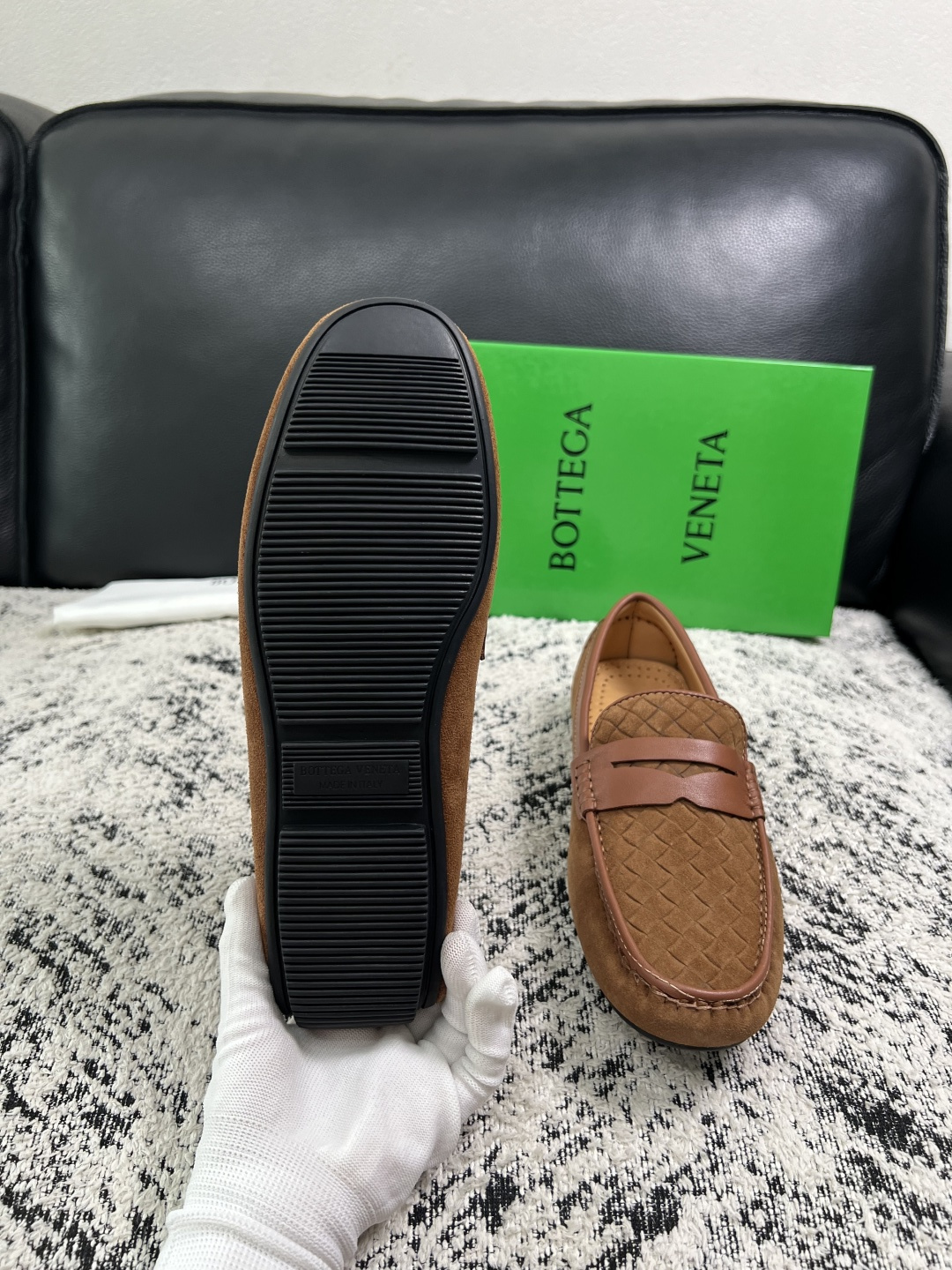 BOTTEGA  VENETA  高品质  顶级工艺品   葆蝶家 豆豆豆专柜同步，鞋面意大利进口编织牛皮面料，透气牛皮