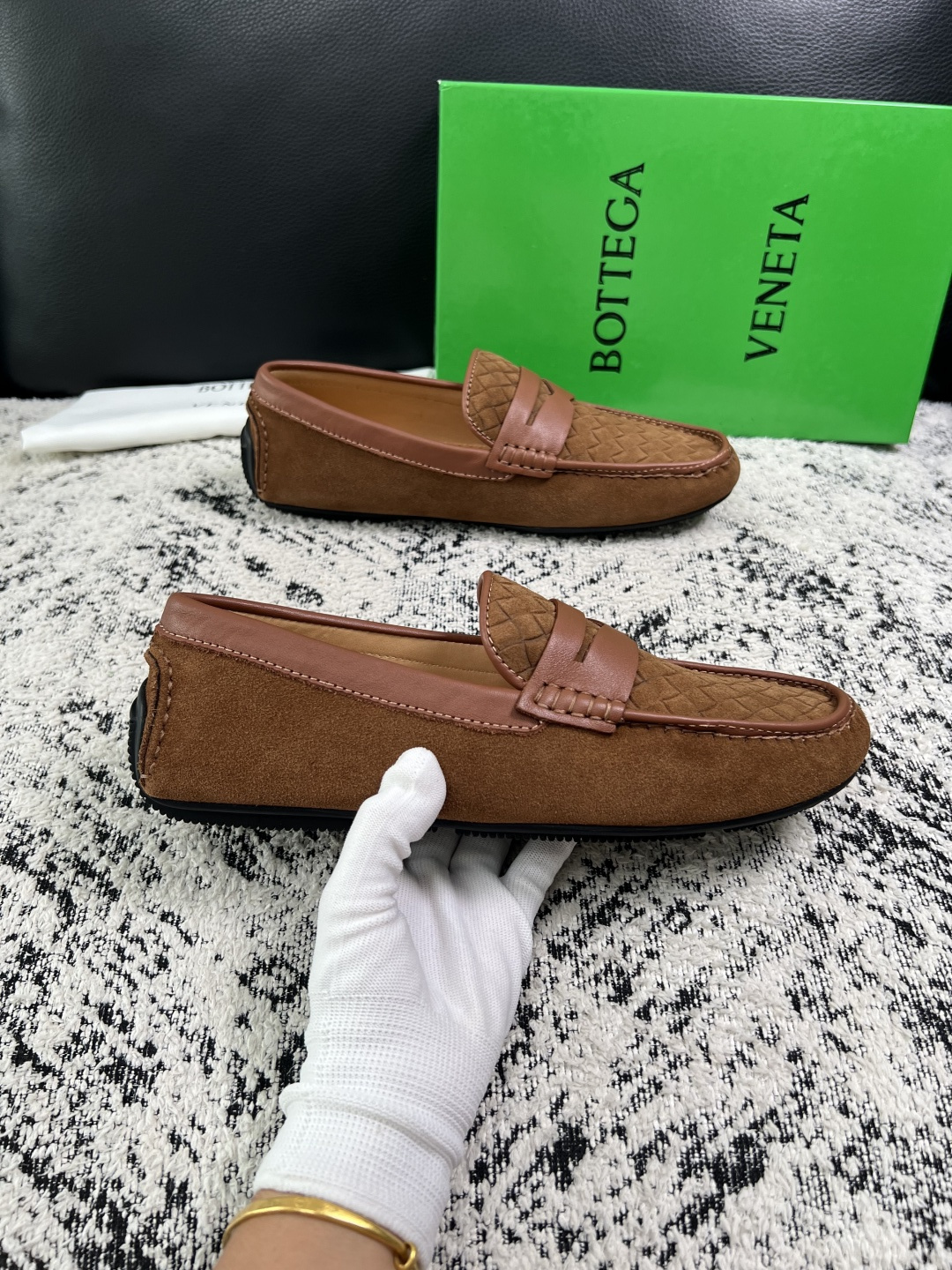 BOTTEGA  VENETA  高品质  顶级工艺品   葆蝶家 豆豆豆专柜同步，鞋面意大利进口编织牛皮面料，透气牛皮