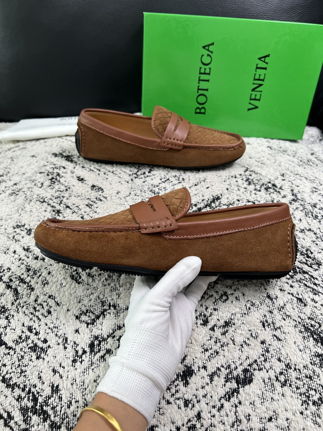 BOTTEGA  VENETA  高品质  顶级工艺品   葆蝶家 豆豆豆专柜同步，鞋面意大利进口编织牛皮面料，透气牛皮