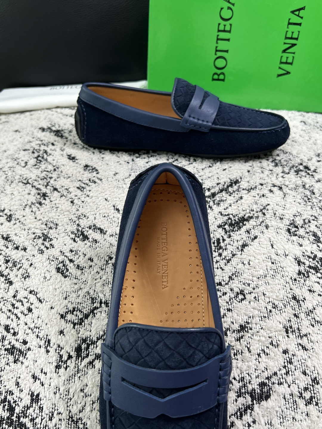 BOTTEGA  VENETA  高品质  顶级工艺品   葆蝶家 豆豆豆专柜同步，鞋面意大利进口编织牛皮面料，透气牛皮