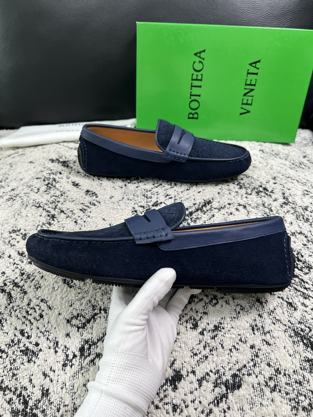 BOTTEGA  VENETA  高品质  顶级工艺品   葆蝶家 豆豆豆专柜同步，鞋面意大利进口编织牛皮面料，透气牛皮