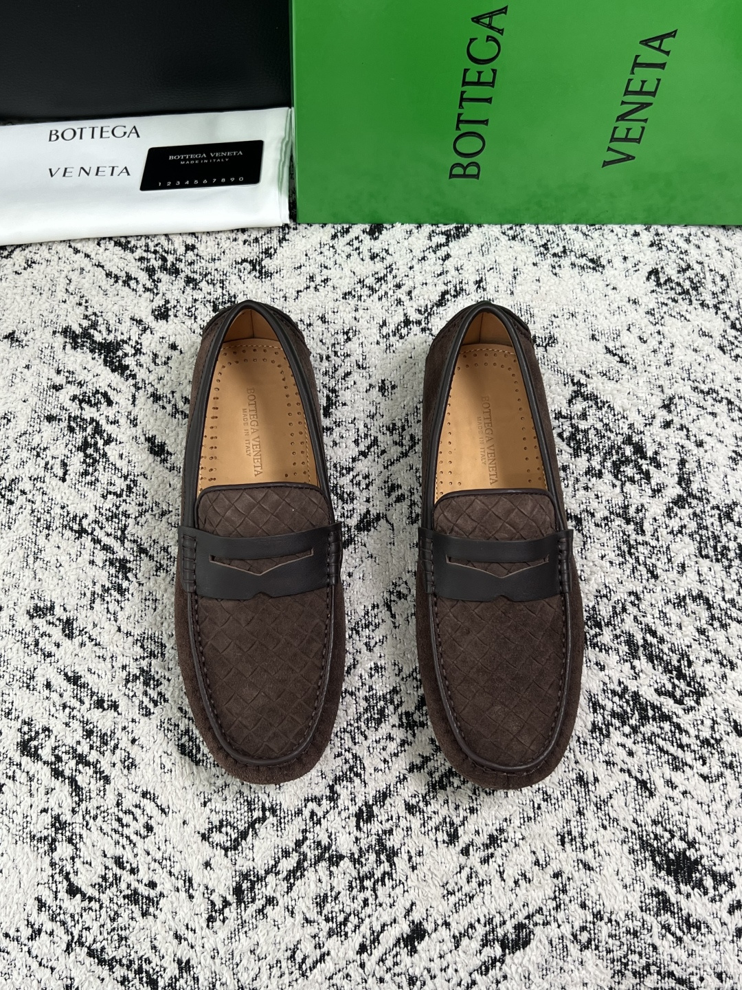BOTTEGA  VENETA  高品质  顶级工艺品   葆蝶家 豆豆豆专柜同步，鞋面意大利进口编织牛皮面料，透气牛皮