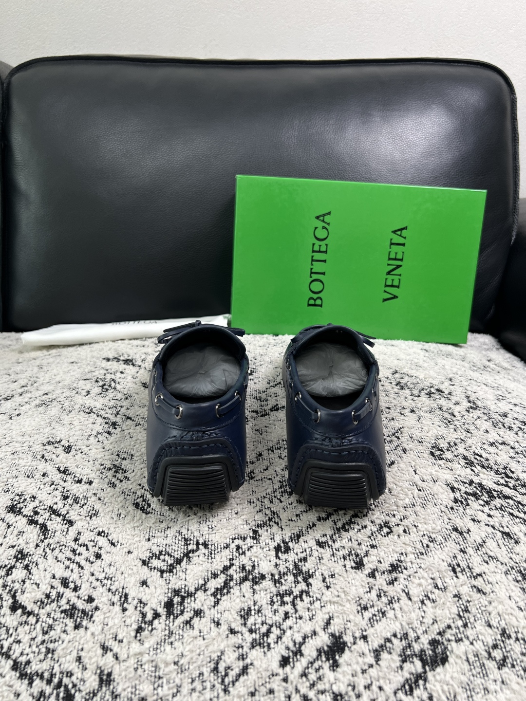 BOTTEGA  VENETA  高品质  顶级工艺品   葆蝶家 豆豆豆专柜同步，鞋面意大利进口编织牛皮面料，透气牛皮