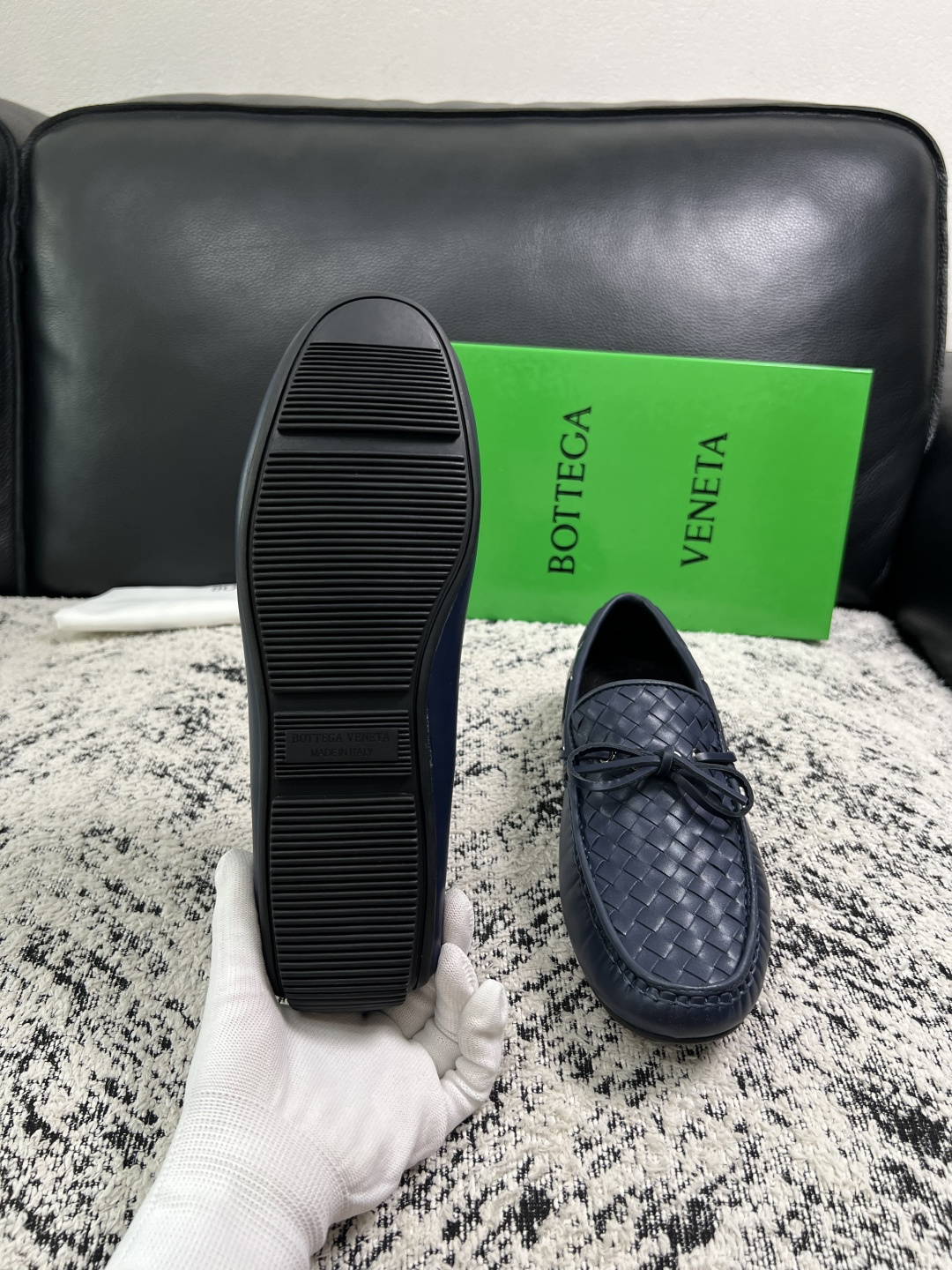 BOTTEGA  VENETA  高品质  顶级工艺品   葆蝶家 豆豆豆专柜同步，鞋面意大利进口编织牛皮面料，透气牛皮