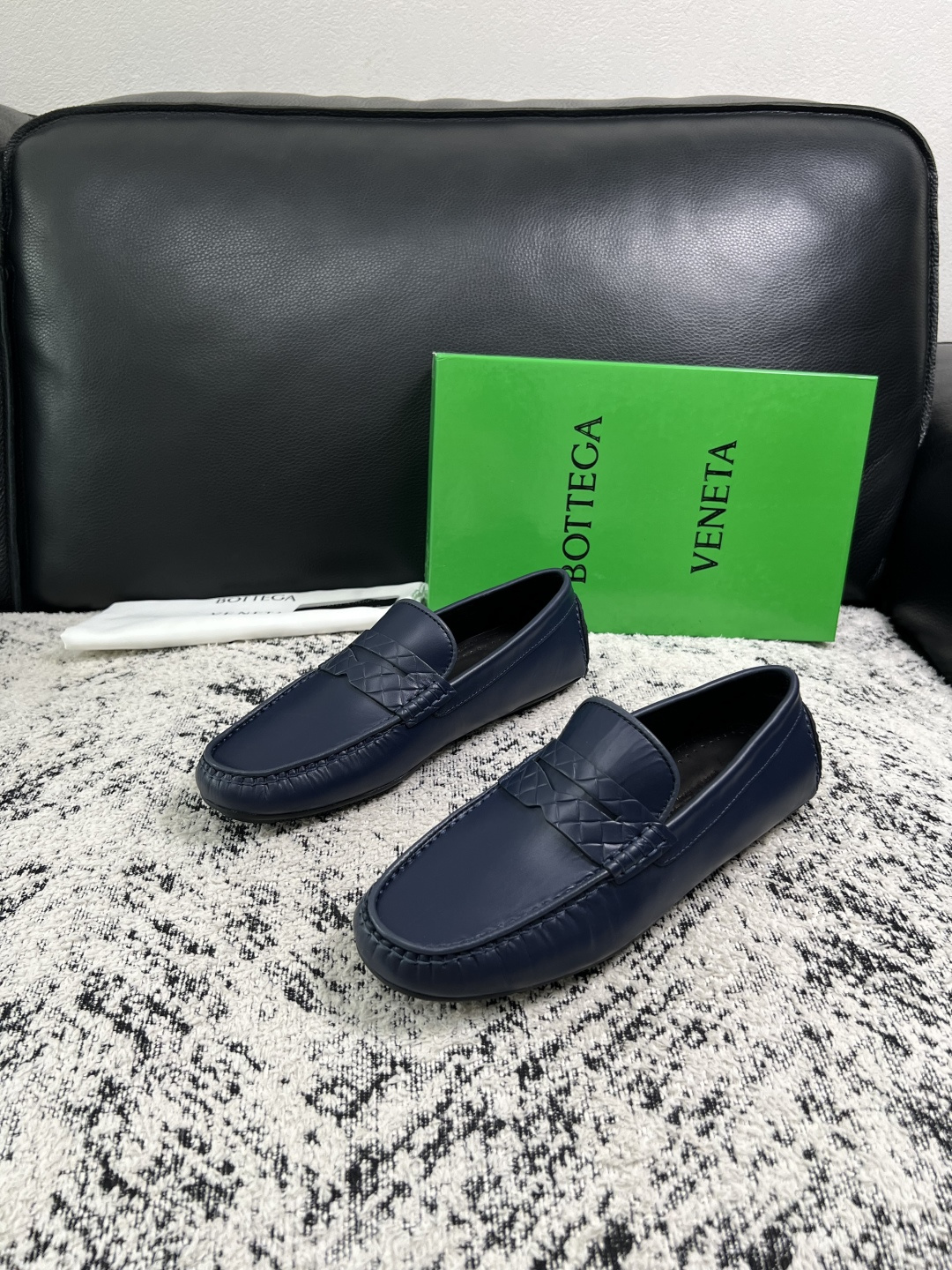 BOTTEGA  VENETA  高品质  顶级工艺品   葆蝶家 豆豆豆专柜同步，鞋面意大利进口编织牛皮面料，透气牛皮